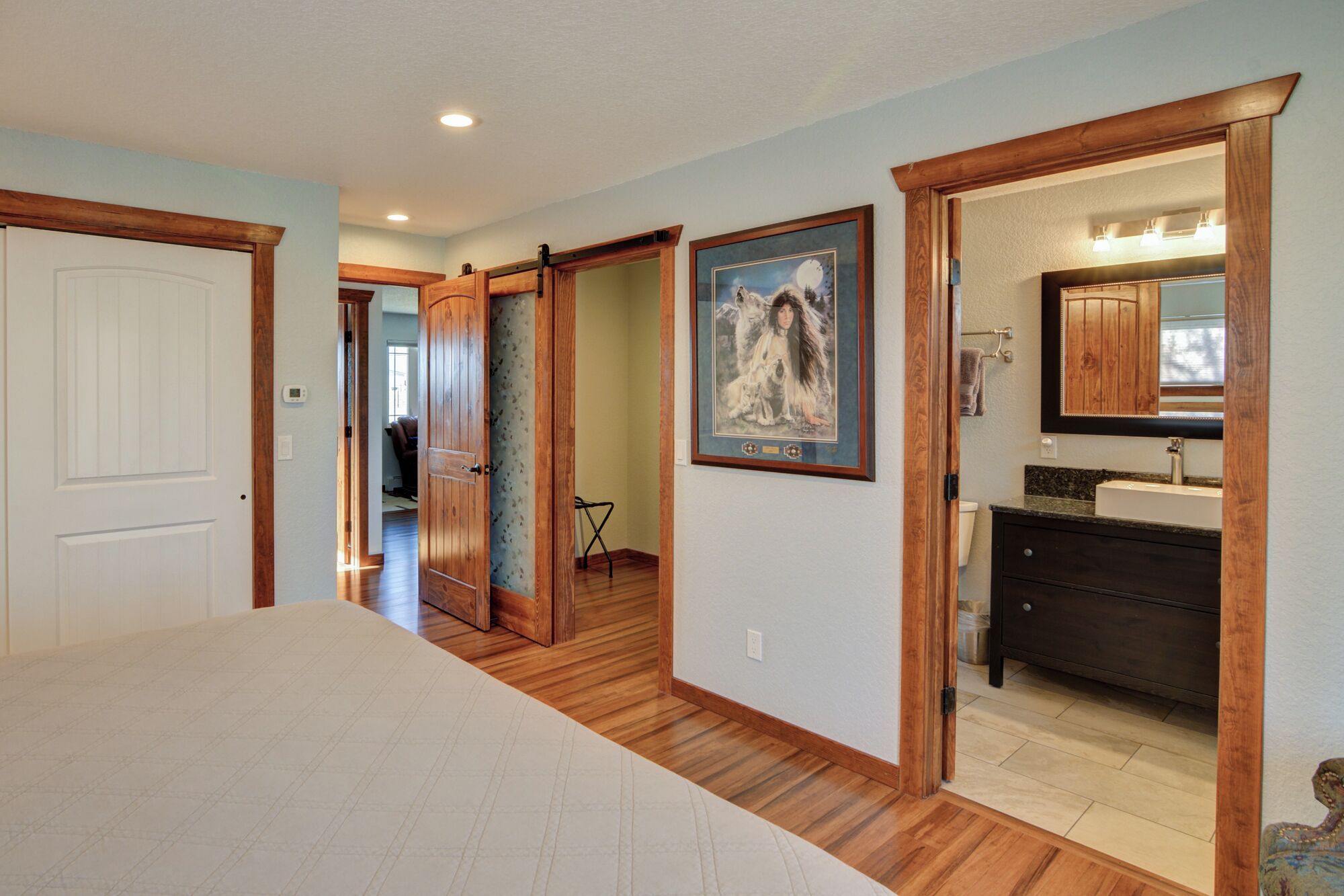 3 chambres, fer et planche à repasser, Wi-Fi, draps fournis