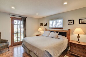 3 bedrooms, iron/ironing board, WiFi, bed sheets
