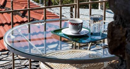 šÎΔ ΞÎα ÏÎż ηλÎčÎżÎČαÏÎŻÎ»Î”ÎŒÎ±Âš/šOverlooking the sunsetš