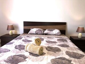 1 chambre, fer et planche Ă repasser, Wi-Fi gratuit, draps fournis
