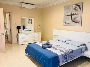 5 bedrooms, desk, iron/ironing board, free WiFi