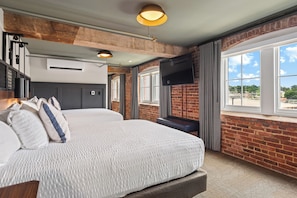 Classic Room, 2 Queen Beds | Desk, laptop workspace, iron/ironing board, free WiFi - City Mills Hotel (Columbus)