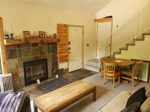 TV, fireplace, DVD player, video library - Ski in Ski out Family Condo @ Eagle Point  (Beaver)