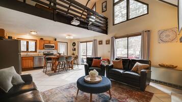 Smart-TV, peis, fotballspill og bordtennis