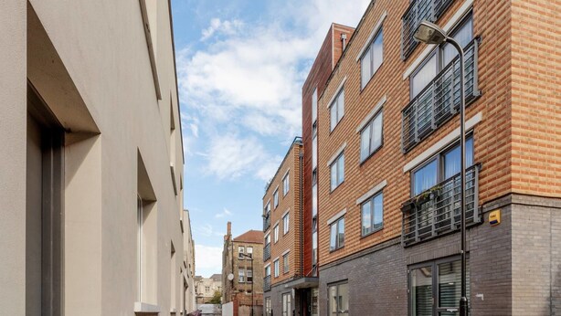 Unclassified image, 1 of 16, button - Modern 2 Bedroom Apartment in Homerton (London)