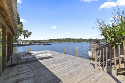 Family - Friendly Lakefront Home with a Covered Boat-slip.