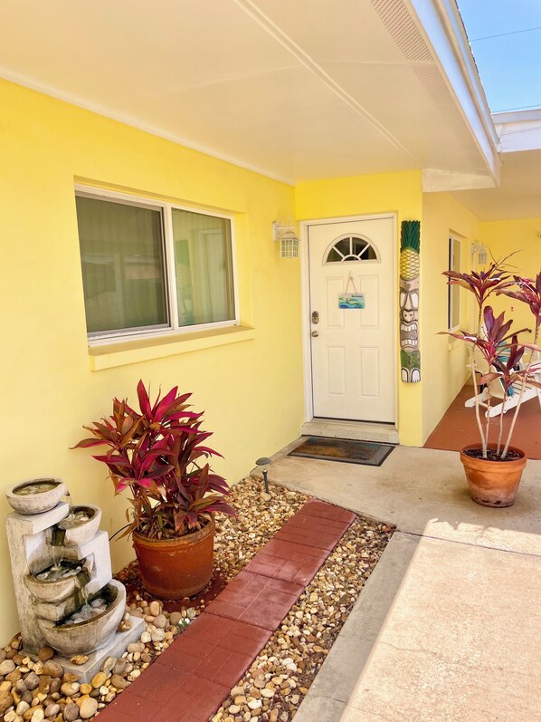 Exterior detail - Relaxing Cottage blocks to Downtown, Beach, & River~Kayaks & bikes are provided! (Cocoa Beach)