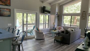 TV connectée, cheminée