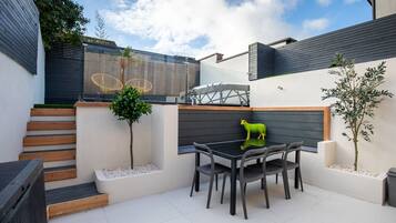 Cottage, Private Bathroom | Garden