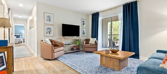 601 N Gay Street - Spacious Apartment & Patio