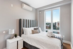 2 bedrooms, WiFi - Spacious Apt with NYC Skyline Views!! Pool table + (Brooklyn)
