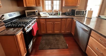Spacious 2BR 2BA Condo & 2x Parking, Minutes from Central Sq, MIT, Harvard.