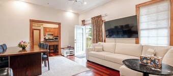 Spacious 2BR 2BA Condo & 2x Parking, Minutes from Central Sq, MIT, Harvard.