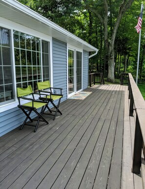 Terrace/patio - Lower Scott Lake cottage with She-shed (Pullman)
