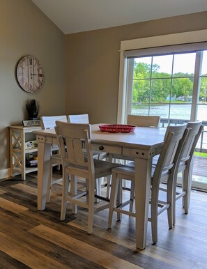 Dining - Lower Scott Lake cottage with She-shed (Pullman)