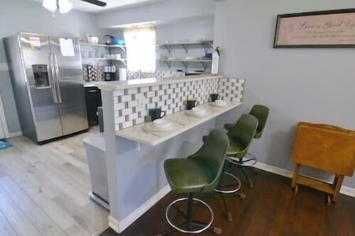 Meyer's Nook: Your Homey Spot in Bloomington