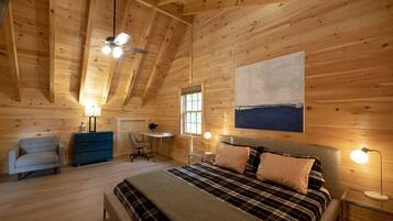 3 bedrooms, desk, travel crib, free WiFi