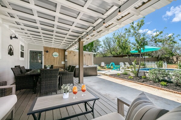 Outdoor dining