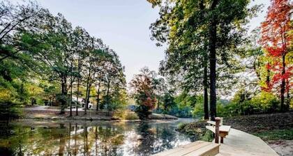 》Breathtaking Lake WaterFront Home Retreat w Pool《