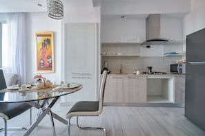 Fridge, microwave, coffee/tea maker, toaster