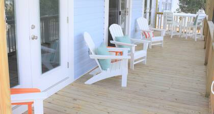 New Construction Home 2021. 3 min walk to the beach! 4BD/3BA. 3 King Bedrooms!