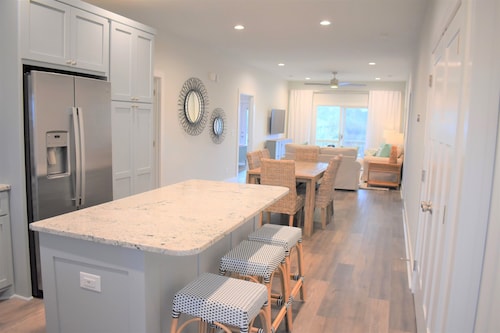 New Construction Home 2021.  3 min walk to the beach! 4BD/3BA. 3 King Bedrooms!