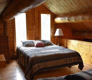 2 bedrooms, desk, free WiFi, bed sheets