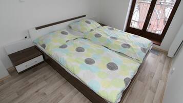 2 chambres, lit parapluie, Wi-Fi gratuit, draps fournis