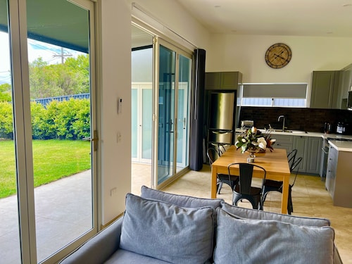 Bundeena Base Cottage