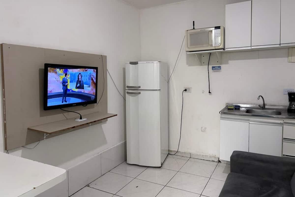 APARTAMENTO 04 - 01 DORMITÓRIO | Living area | LCD TV