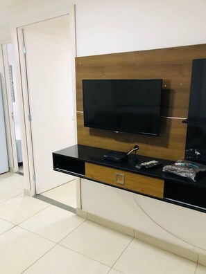 APARTAMENTO 20 - 02 DORMITÓRIOS | Living area | LCD TV - Apartamentos / Studios / Flats em São Paulo Zona Norte Tremembé (São Paulo)