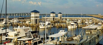 Pet-friendly home with PRIVATE POOL!