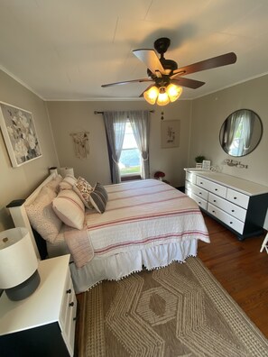 4 bedrooms, iron/ironing board, travel cot, free WiFi
