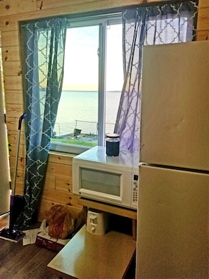 Unclassified image, 4 of 15, button - Lakefront Cabin #8 on Houghton Lake (Prudenville)