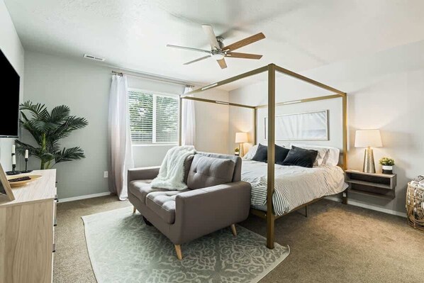 3 chambres, bureau, fer et planche à repasser, Wi-Fi gratuit