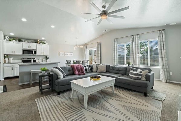Smart TV, fireplace, offices