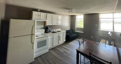 Downtown Columbus 2 bedroom unit with great views!