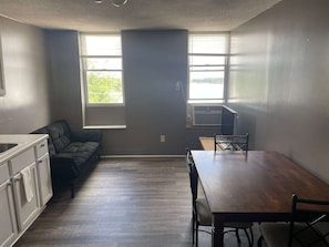 Dining - Downtown Columbus 2 bedroom unit with great views! (Columbus Junction)
