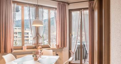 Apartment "Kupferkanne 17" with Balcony, Wi-Fi & Mountain View