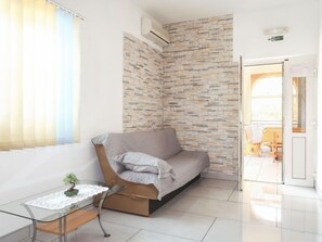 TV - Vacation home Golic by Interhome (Karlobag)