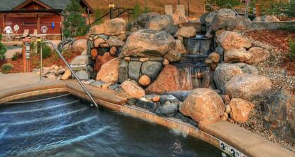 Luxury Trailhead Condo w/ Gondola & BBQ Views 1033