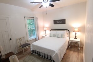 4 Schlafzimmer, Reisekinderbett, kostenloses WLAN, Bettwäsche