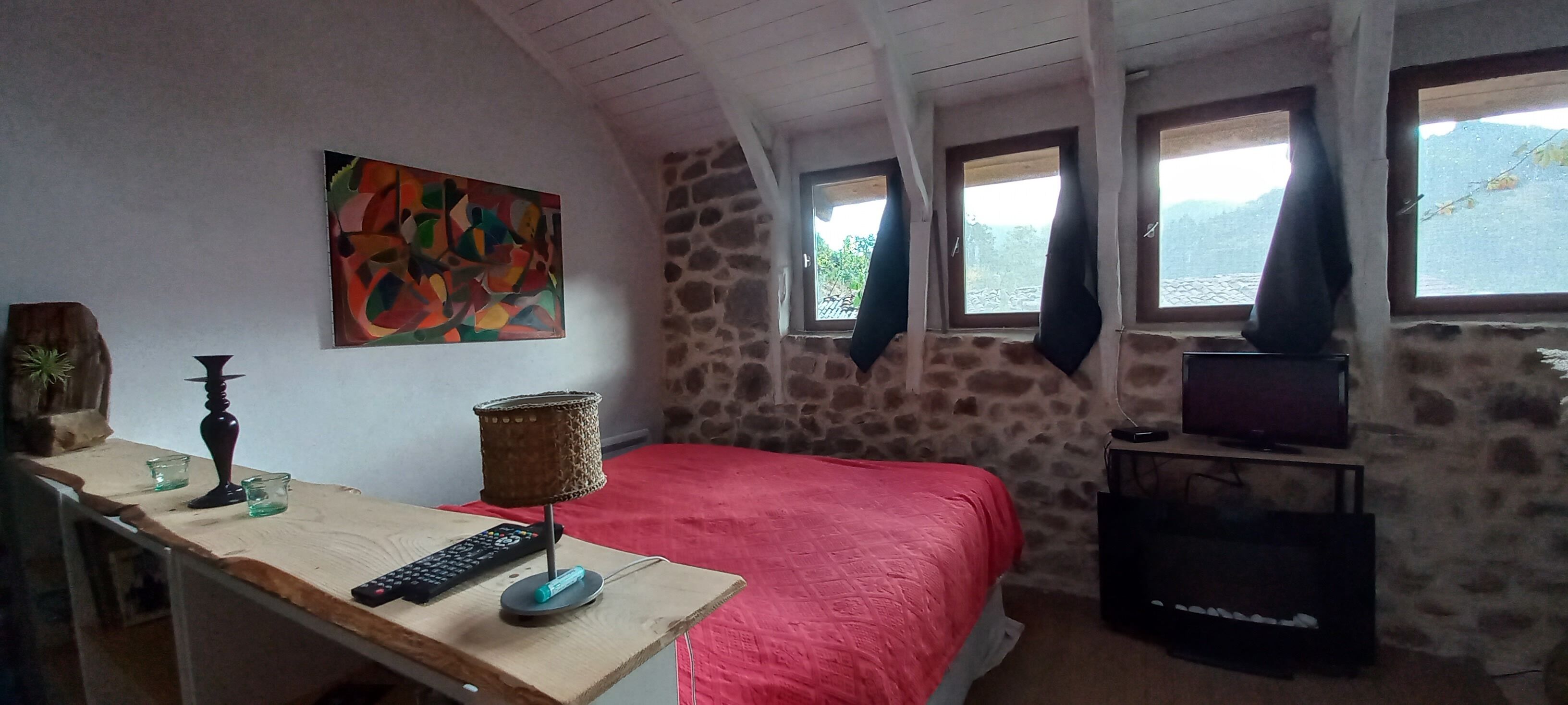 1 chambre, lit parapluie, draps fournis