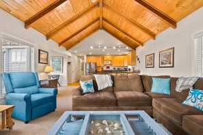 TV, peis, fotballspill og bøker