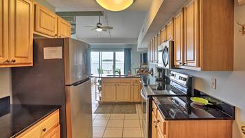 Fridge, microwave, stovetop, dishwasher