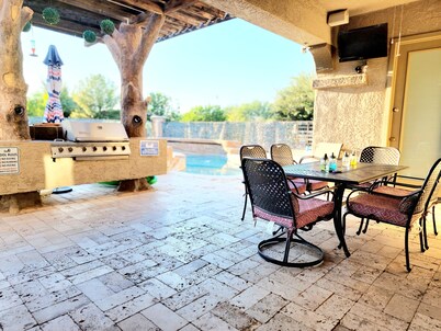 Beautiful 5 bedroom home with an Amazing * HEATED POOL!