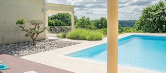 Nice villa with private pool and pool house