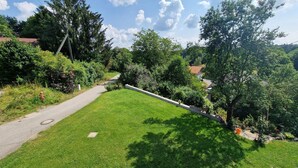 Property grounds - Vacation apartment farmhouse, 1st floor, 90 sqm, 4 separate bedrooms (Bad Endorf)