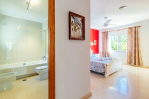 تجهيزات دش، مجففات شعر، مناشف