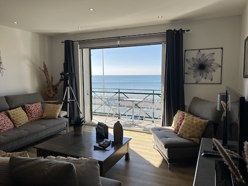 Pleasant, comfortable apartment with sea view